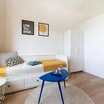 Appartement D52 - Businessapartment --- 2 Minuten Vom Flughafen Entfernt Dresden