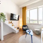 D52 - Businessapartment --- 2 Minuten Vom Flughafen Entfernt