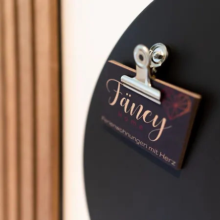 D52 - Businessapartment --- 2 Minuten Vom Flughafen Entfernt شقة