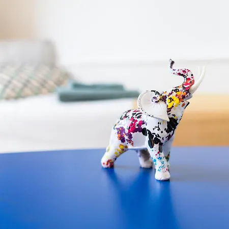 D52 - Businessapartment --- 2 Minuten Vom Flughafen Entfernt شقة