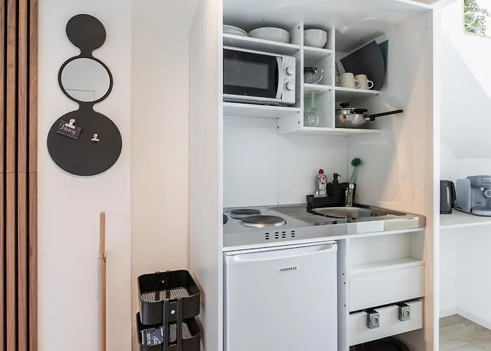 D52 - Businessapartment --- 2 Minuten Vom Flughafen Entfernt Apartamento