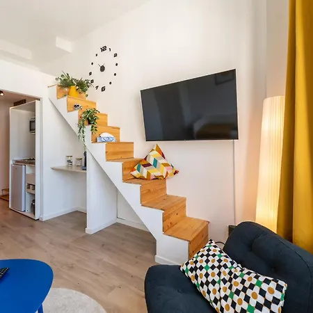 D52 - Businessapartment --- 2 Minuten Vom Flughafen Entfernt Apartamento